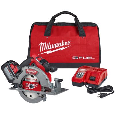Milwaukee M18 Fuel 7-1/4 in. Circular Saw Kit
